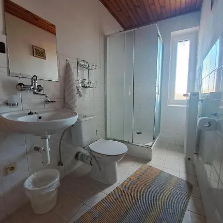 Quarto em Acomodações Particulares Privát Nataša *